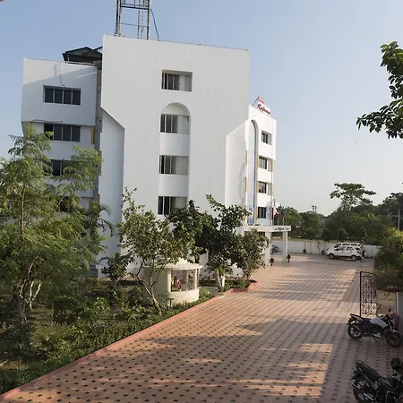 Rajhans Hotel & Resort-2